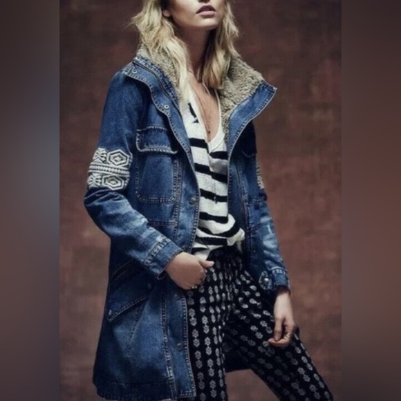 Free People Rare Rendered‎ Embroidered Denim Sherpa Coat Size Small